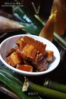 Roasted pork with bamboo shoots