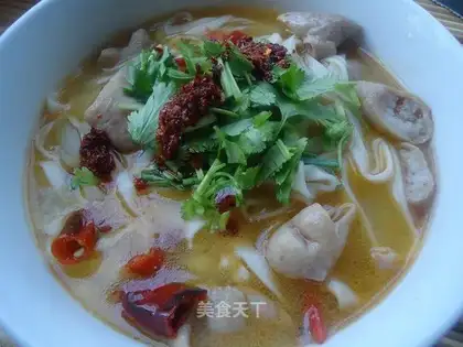 Sichuan-style pork sausage noodles
