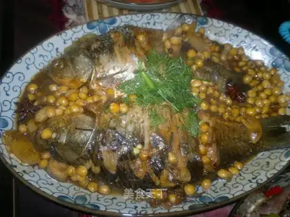Stewed crucian fish with soybeans