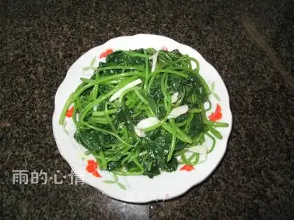 Boiled sweet potato leaves