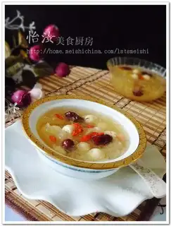 Tremella, jujube and lotus seed soup