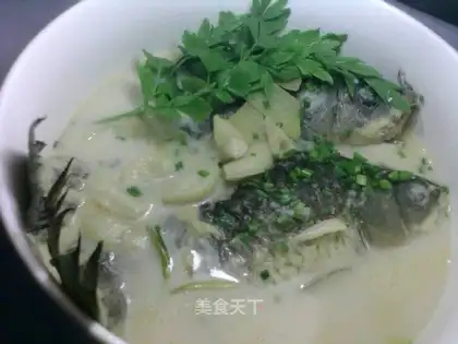 Stewed crucian carp with soy milk