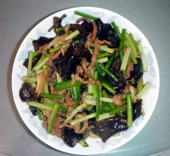 Shredded pork with garlic moss