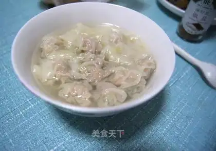 Nine-section shrimp and celery wonton