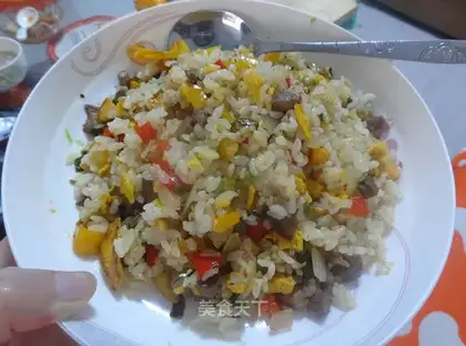 Beef fried rice with colorful pepper