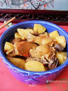 Roasted chicken nuggets with potato