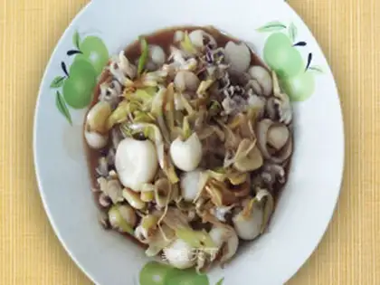 Fish with onion in oyster sauce