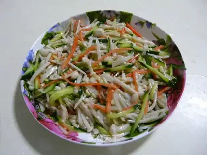 Fried Flammulina velutipes