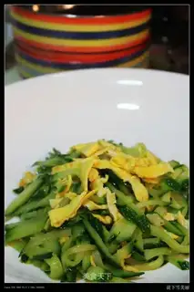 shredded cucumber egg