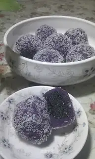 Purple sweet potato sesame ball