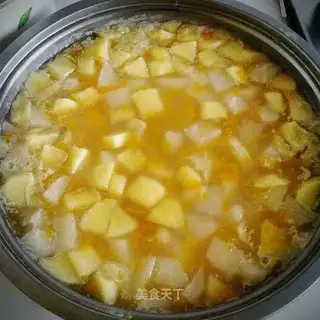 Sweet and sour fruit soup