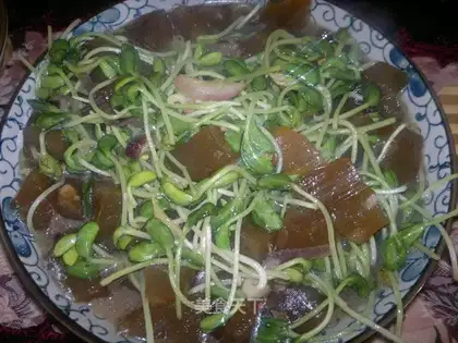 stir-fried bean sprouts with braised rice seeds