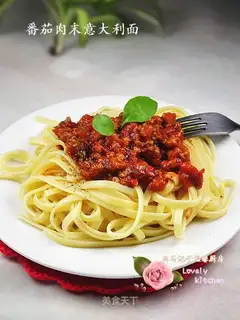 Spaghetti with tomato and minced pork