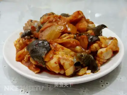 stir-fried bullfrog with kimchi