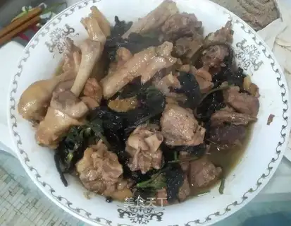 Braised duck with sour bamboo shoots and perilla