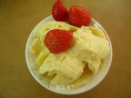 strawberry ice cream