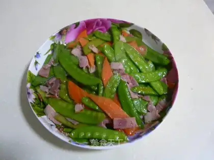 stir-fried peas with bacon and pork