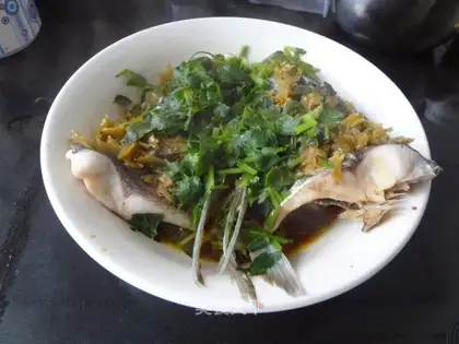 chopped pepper fish head