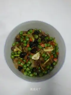 stir-fried bacon with peas