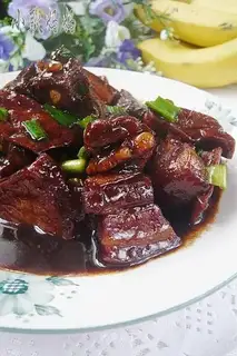 Roasted pork with dried bean curd in oyster sauce