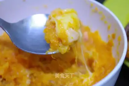 Baked sweet potatoes with cheese
