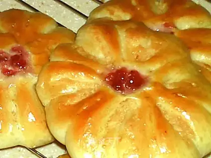 Coconut flower type bread