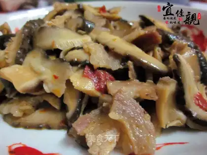 stir-fried bacon with mushrooms
