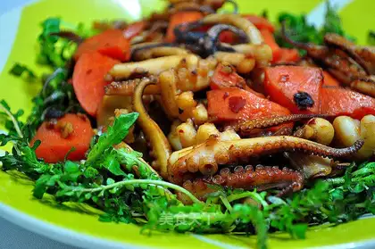 stir-fried octopus with spicy sauce