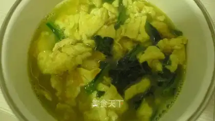 Spinach and egg handmade noodles