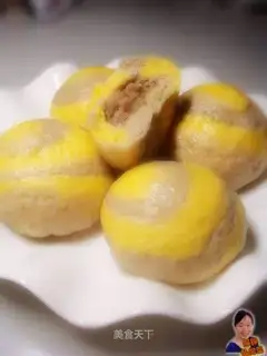 Two-color chestnut rice dumplings