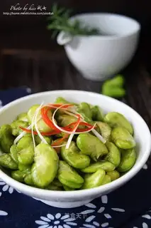 Sauce broad beans with pepper oil