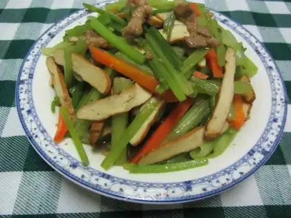 stir-fried celery with three shredded slices
