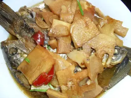 Roasted carp and bamboo shoots