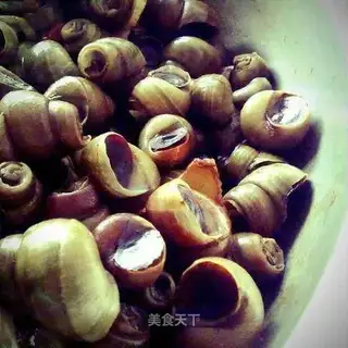 Home-cooked fried snails