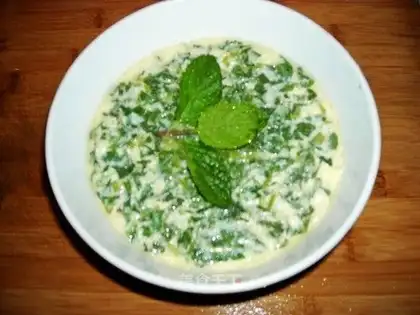 Steamed egg with mint scallops