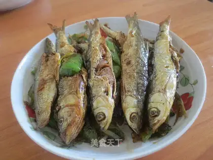 Dried fish with green pepper