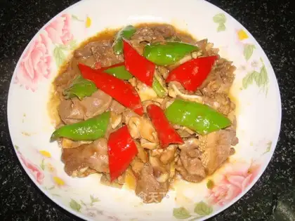 stir-fried pork with chili pepper