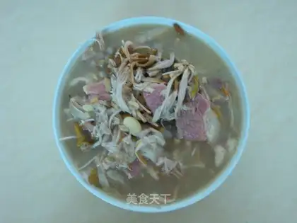 Boiled white flowers with broad beans and rice