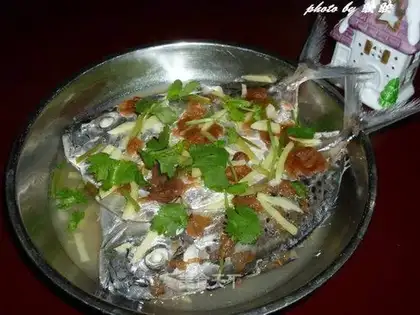 Steamed pomfret with sour plum
