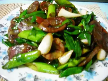 fried sausage with green garlic