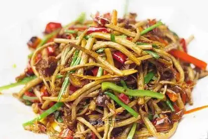 Dry stir-fried tea tree mushroom
