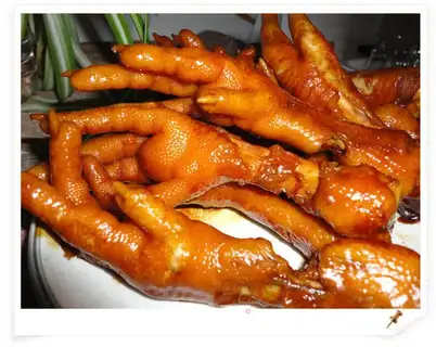 Sauce chicken feet