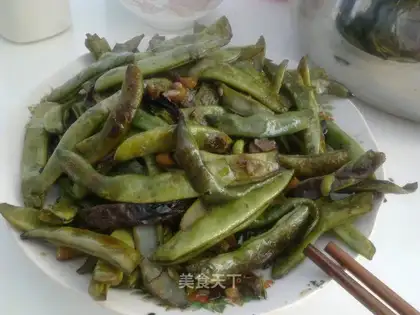 Dry stir-fried kidney beans