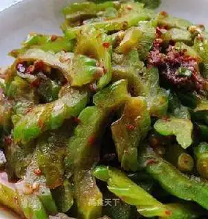 Laoganma mixed with bitter gourd