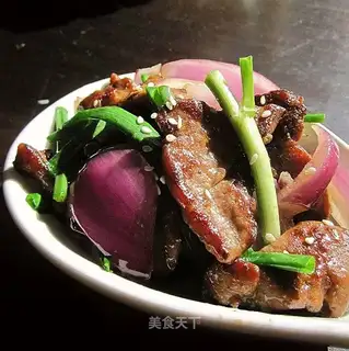 Fried pork with pepper and salt