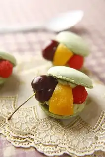 Green tea macaron