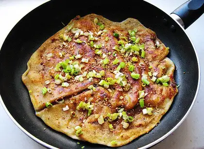 Tujia sauce pancakes