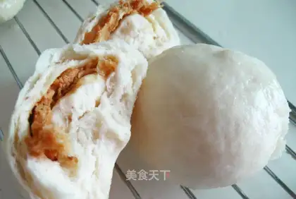 Milk fragrant pork floss small steamed buns