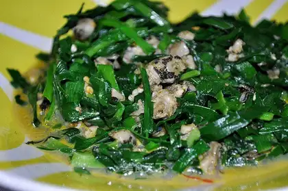 stir-fried leeks with clams