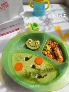 little tadpole looking for mother